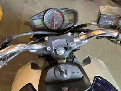 Suzuki GSR400 2009