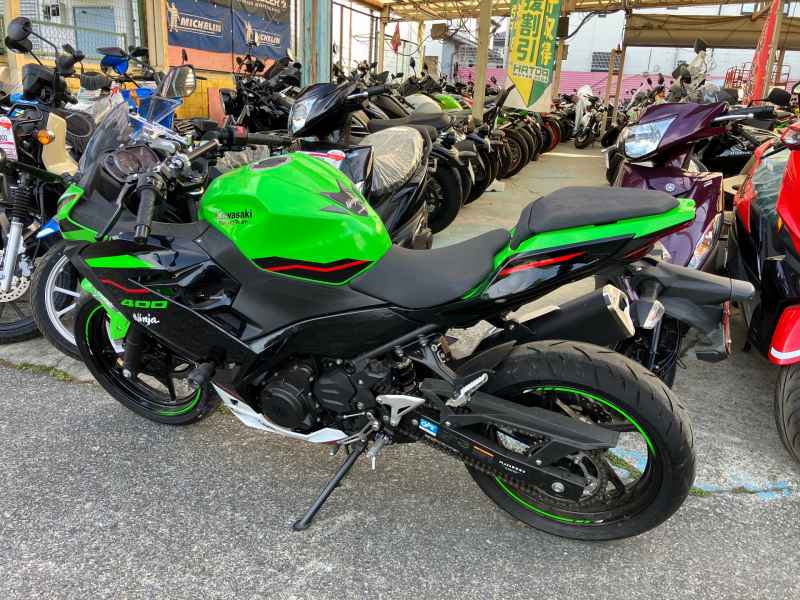 Kawasaki Ninja 400 KRT Edition 2021