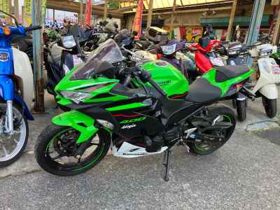 Kawasaki Ninja 400 KRT Edition 2021