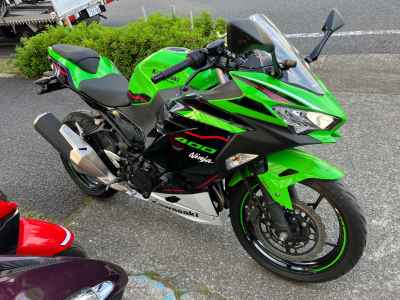 Kawasaki Ninja 400 KRT Edition 2021