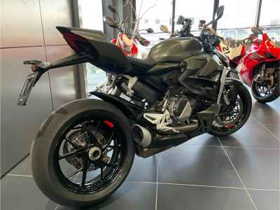Ducati Streetfighter V2 2024