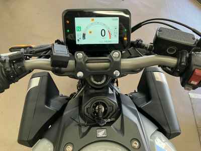 Honda CB650R E-Clutch 2025