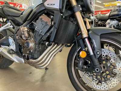 Honda CB650R E-Clutch 2025