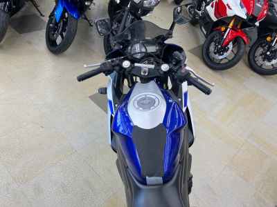 Yamaha YZF-R3 2015