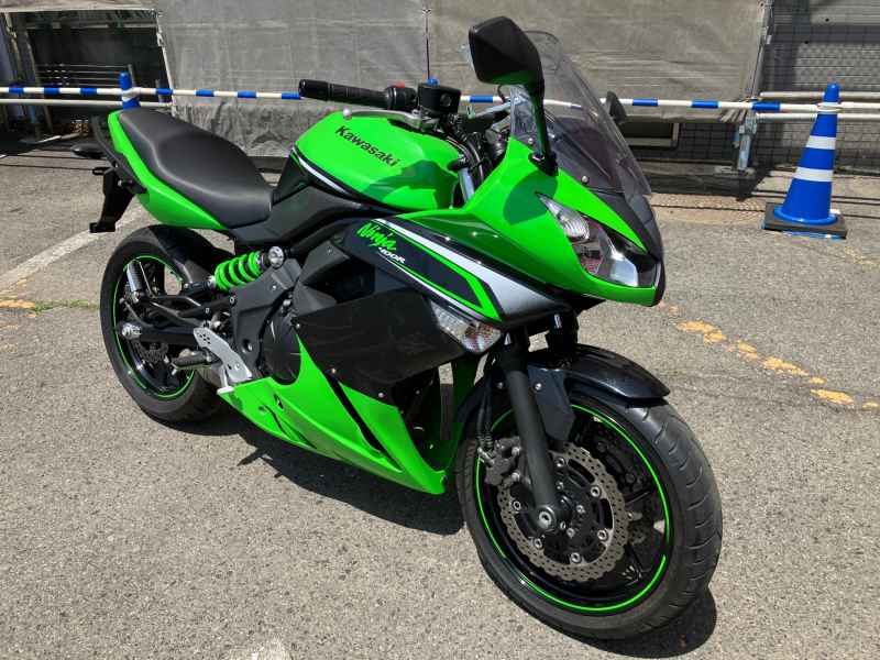 Kawasaki Ninja 400R 2011