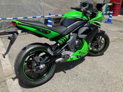 Kawasaki Ninja 400R 2011