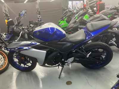 Yamaha YZF-R3 2016