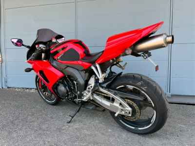Honda CBR1000RR 2006