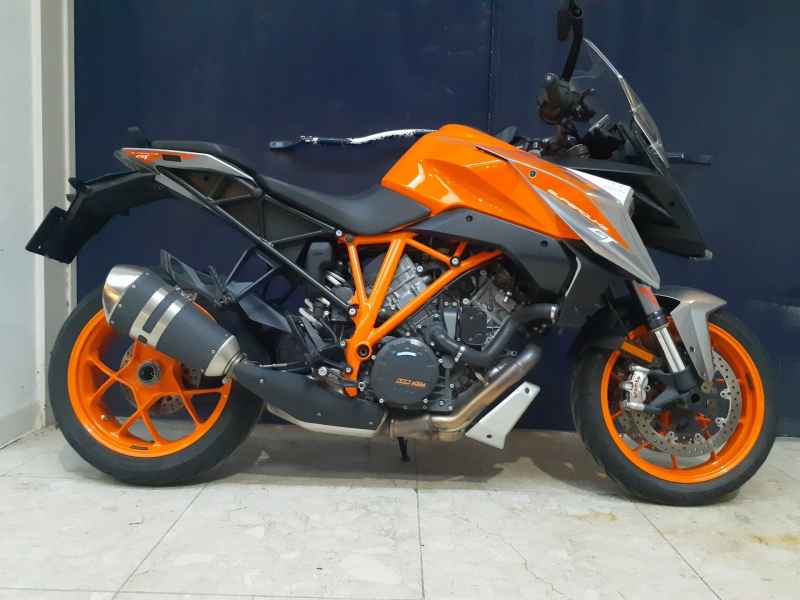 KTM 1290 Super Duke GT 2020