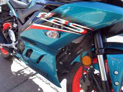 Yamaha YZF-R25 2021