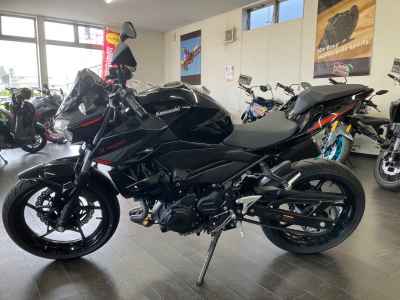 Kawasaki Z400 2024