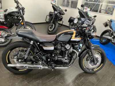 Kawasaki W800 2022