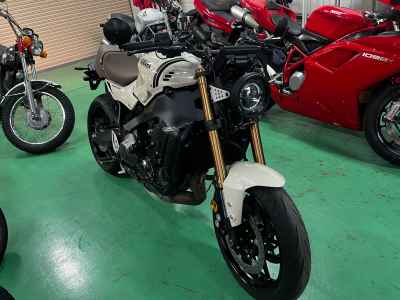 Yamaha XSR900 2025