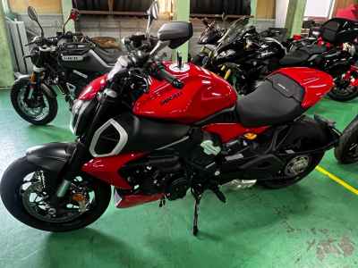 Ducati Diavel V4 2023