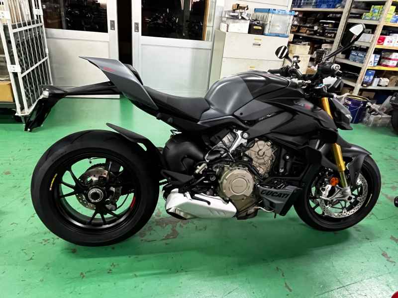 Ducati Streetfighter V4S 2024