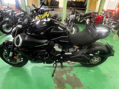 Ducati Diavel V4 2024