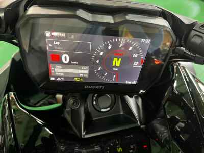 Ducati Diavel V4 2024