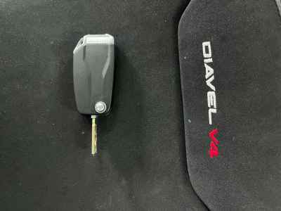 Ducati Diavel V4 2024