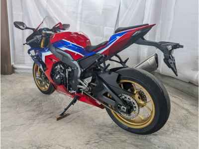 Honda CBR1000RR-R FB SP 2022