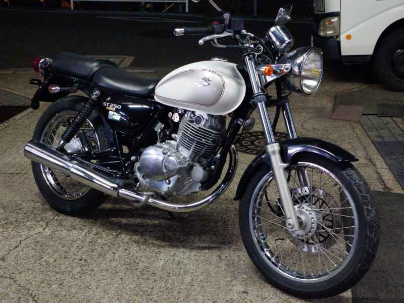 Suzuki ST250E