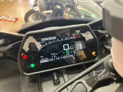 Yamaha YZF-R1M 2023