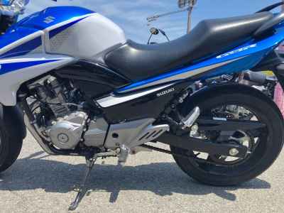 Suzuki GSR250