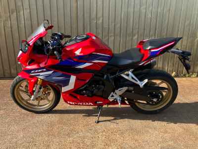 Honda CBR250RR 2023