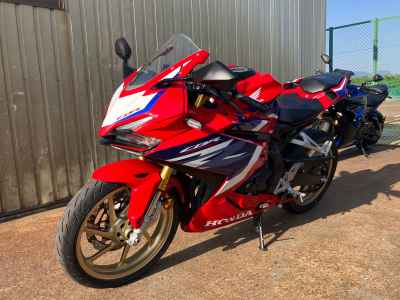 Honda CBR250RR 2023