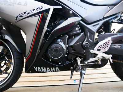 Yamaha YZF-R25 2016