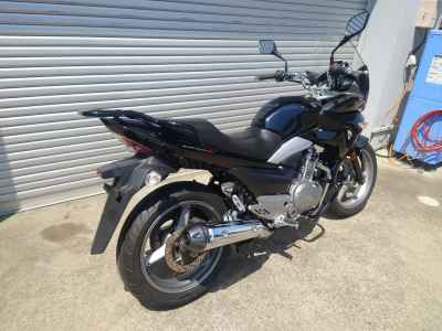 Suzuki GSR250S