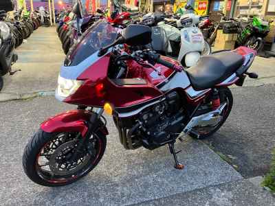Honda CB400 Super Boldor 2020