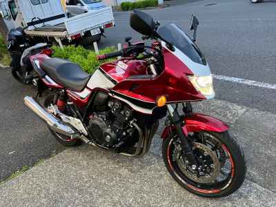 Honda CB400 Super Boldor 2020