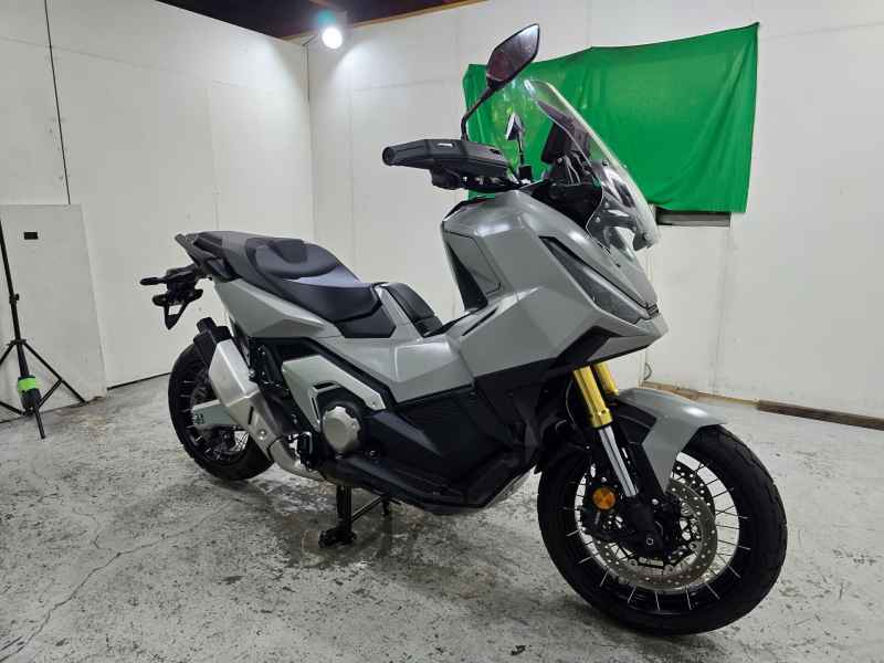 Honda X-Adv 750 2025