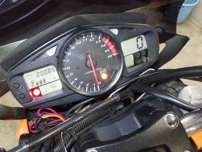 Suzuki GSR400 2011