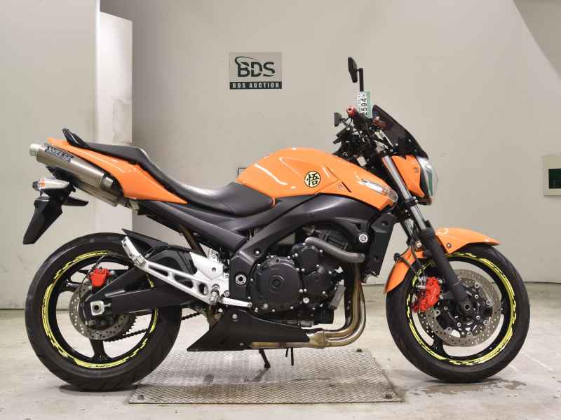 Suzuki GSR400 2011