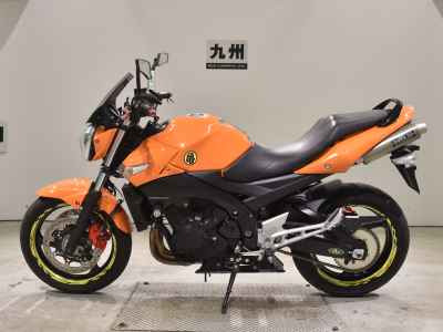 Suzuki GSR400 2011