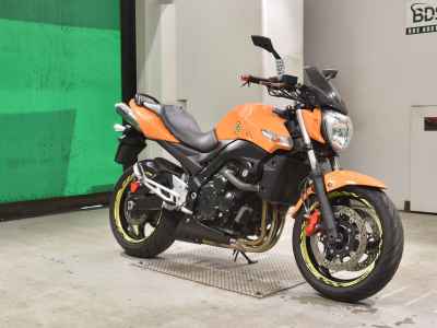Suzuki GSR400 2011