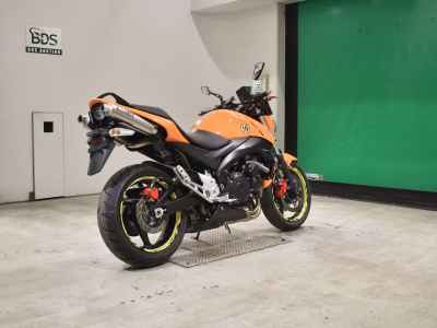 Suzuki GSR400 2011