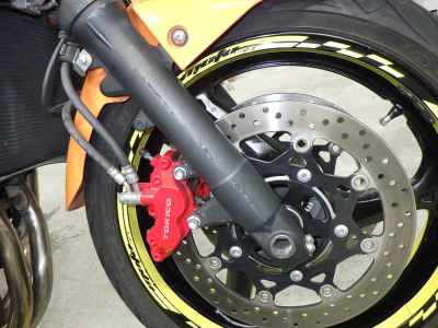 Suzuki GSR400 2011