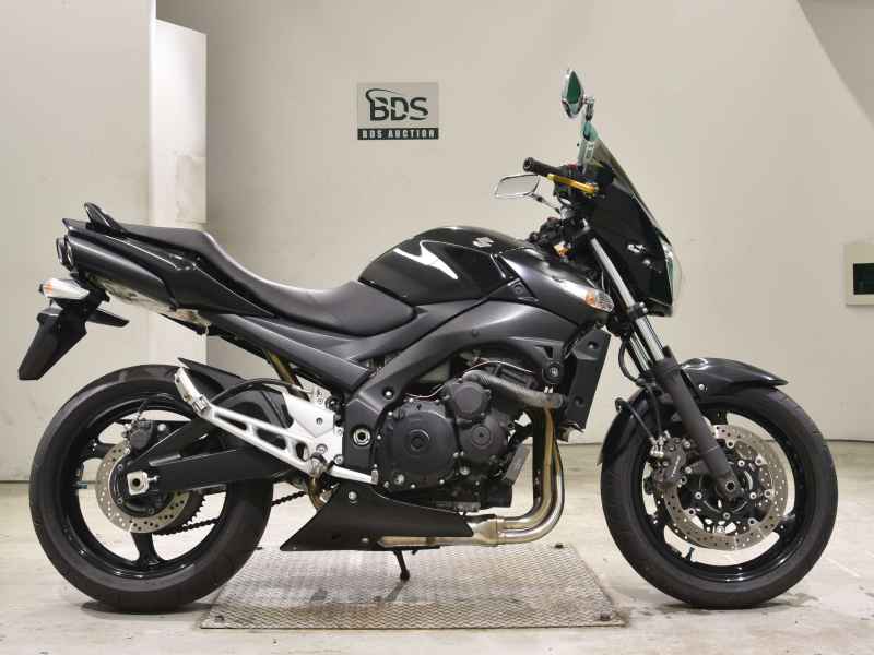 Suzuki GSR400 2010