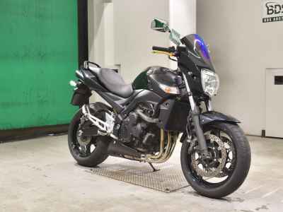 Suzuki GSR400 2010