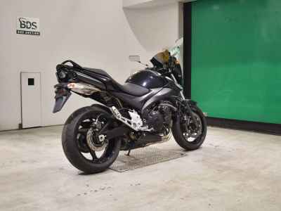 Suzuki GSR400 2010