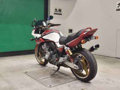 Honda CB400 Super Boldor 2009