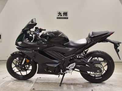 Yamaha YZF-R25 2022