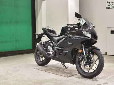 Yamaha YZF-R25 2022