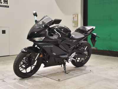 Yamaha YZF-R25 2022
