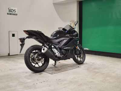 Yamaha YZF-R25 2022