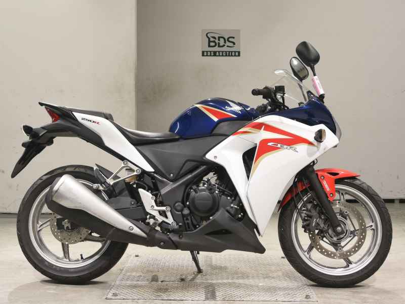 Honda CBR250R 2011
