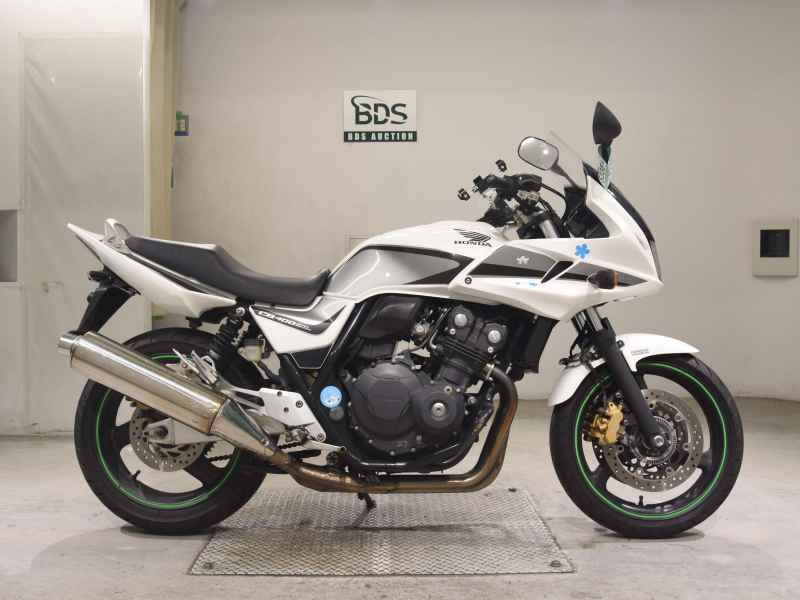 Honda CB400 Super Boldor 2011