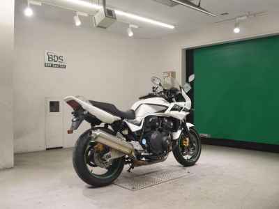 Honda CB400 Super Boldor 2011